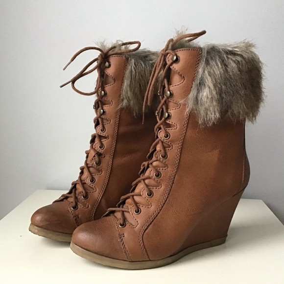 Steve Madden Shoes - Steve Madden faux fur trim lace up wedges boots 8